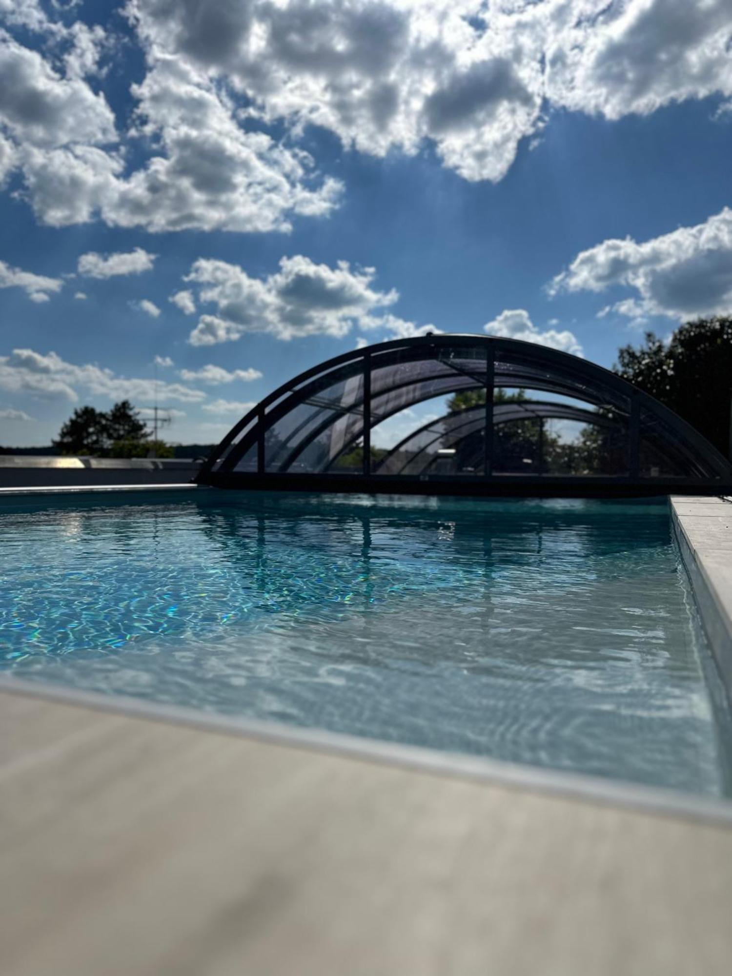 Ferienwohnung Schlossblick - 4 Sterne Sauna Pool Whirlpool Exklusiv Braunfels Exterior foto